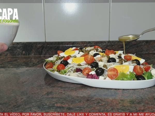 Ensalada templada de gulas y gambas - Preparación paso 4
