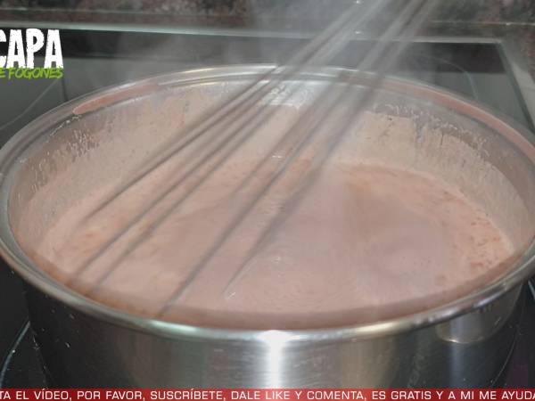 Gelatina de chocolate y mango - Preparación paso 1