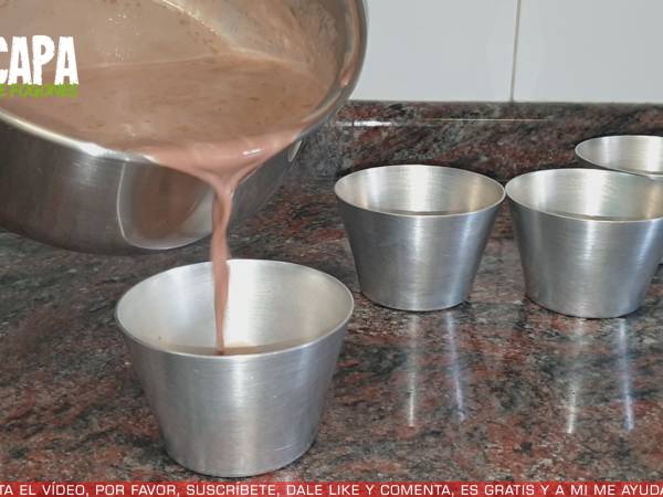 Gelatina de chocolate y mango - Preparación paso 2