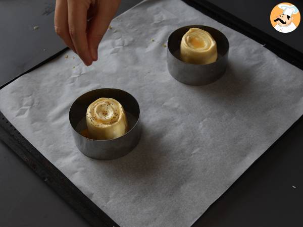 New York roll salado relleno con pesto y queso fresco. Receta con solo 4 ingredientes - Preparación paso 5