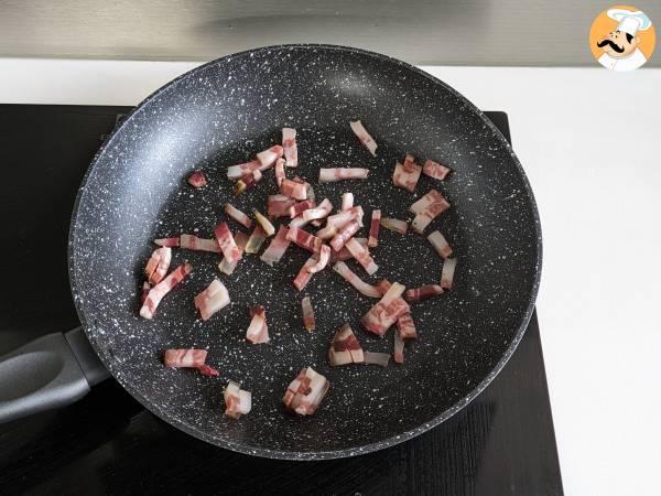 Pasta a la Amatriciana, una receta italiana llena de sabor y tradición - Preparación paso 3