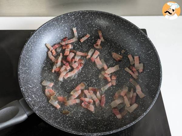 Pasta a la Amatriciana, una receta italiana llena de sabor y tradición - Preparación paso 4
