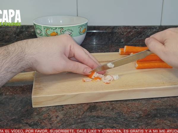 Sándwich de surimi con mayonesa de curry casera - Preparación paso 2