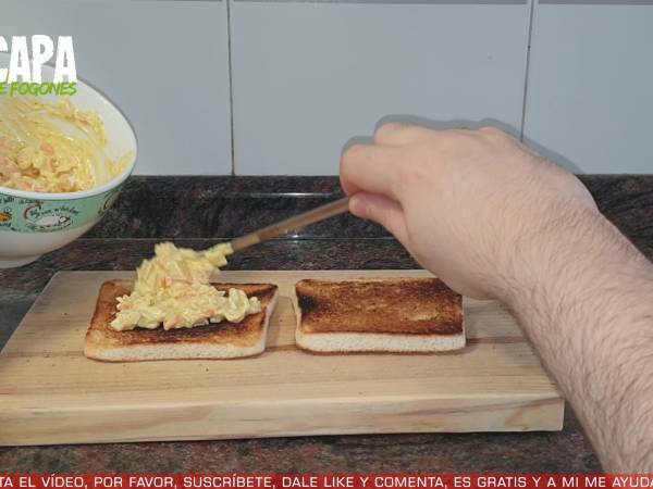 Sándwich de surimi con mayonesa de curry casera - Preparación paso 5