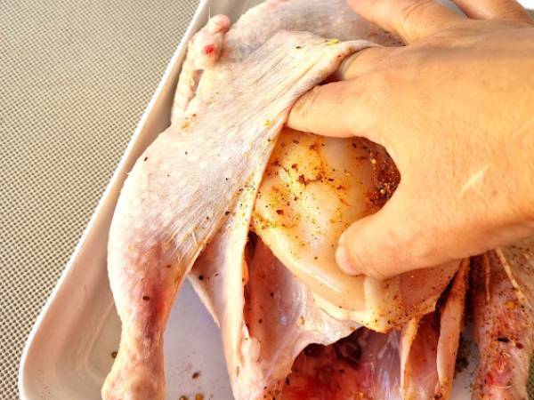 Pollo asado en freidora de aire {con condimento Montreal Steak } - Preparación paso 1