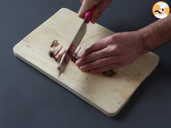 Espaguetis a la carbonara, la receta tradicional italiana - Preparación paso 2