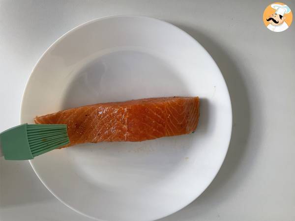 Salmón en freidora de aire: saludable y rico en sabor - Preparación paso 2