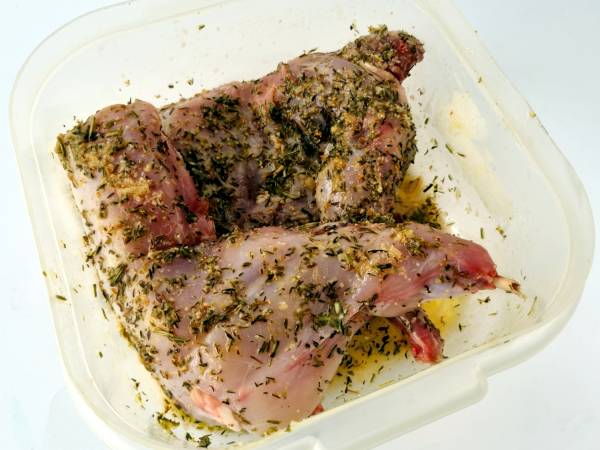 Conejo asado en freidora de aire - Preparación paso 1