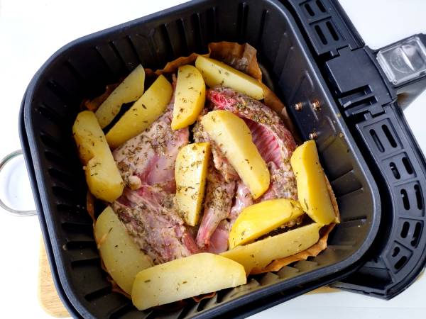 Conejo asado en freidora de aire - Preparación paso 4