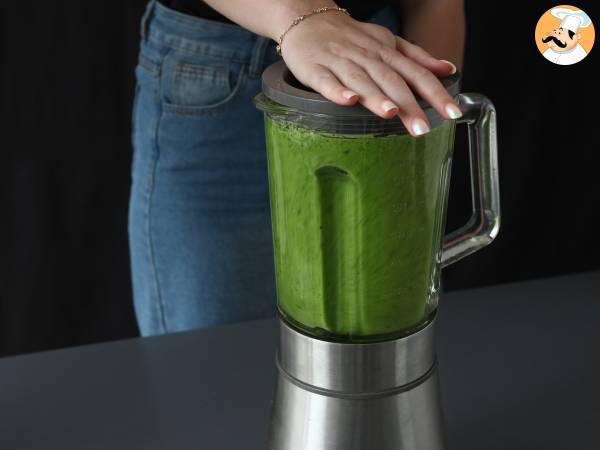Zumo verde detox: ¡la bebida revitalizante que tu cuerpo necesita! - Preparación paso 4