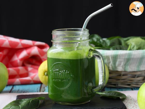 Zumo verde detox: ¡la bebida revitalizante que tu cuerpo necesita! - Preparación paso 6