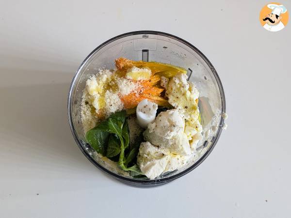 Pasta con flores de calabacín, ricotta y pistachos - Preparación paso 4