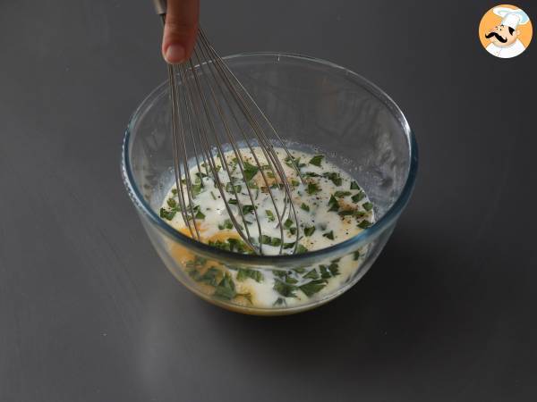 Muffins de tortillas con bacon y mozzarella - Preparación paso 2