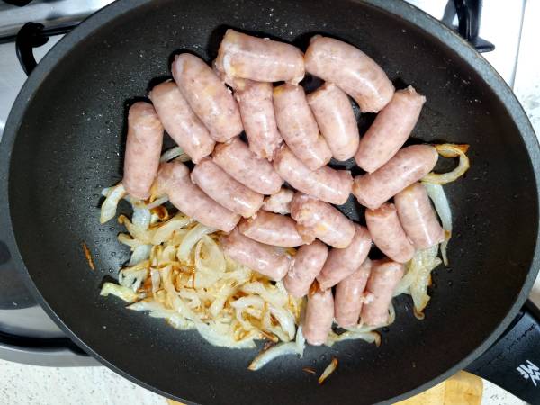 Salchipapas con queso - Preparación paso 4