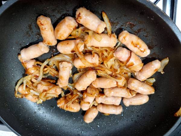 Salchipapas con queso - Preparación paso 5