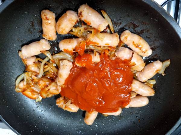 Salchipapas con queso - Preparación paso 6