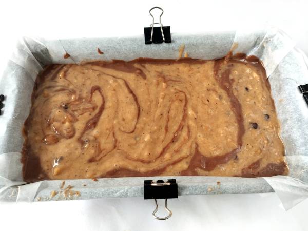 Banana bread {con mantequilla de cacahuete, chocolate y nueces} - Preparación paso 8