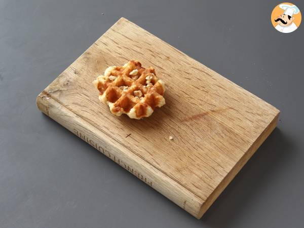 Gofres de fruta, chocolate y nata montada - Preparación paso 2