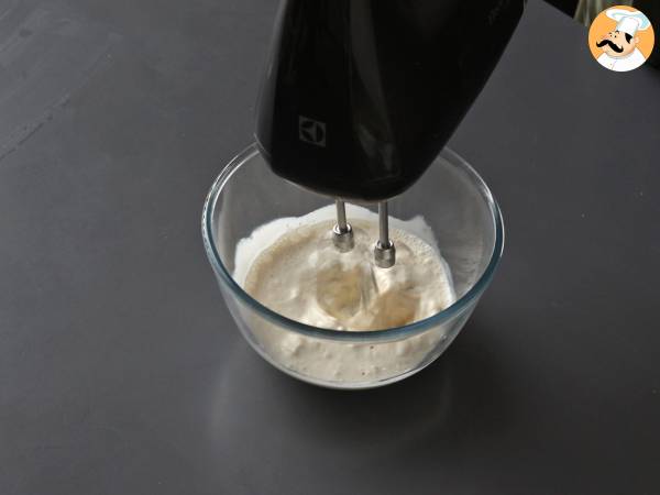 Gofres de fruta, chocolate y nata montada - Preparación paso 6