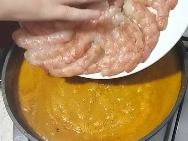 Encocado de gambones {Receta ecuatoriana} - Preparación paso 16