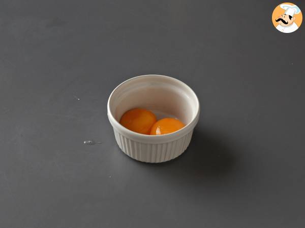 Yemas de huevo curadas en soja - Preparación paso 1