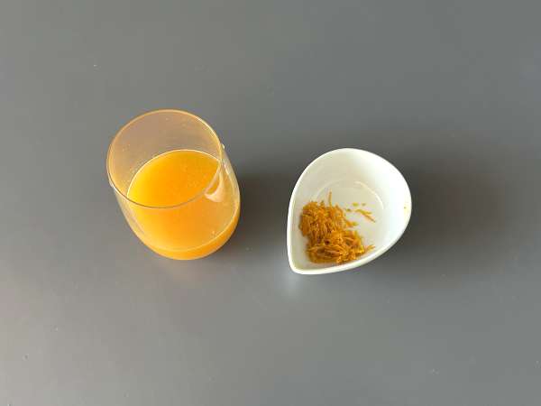 Carpaccio de vieiras con vinagreta cítrica y pistachos, un entrante elegante y fácil de preparar - Preparación paso 1