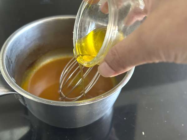 Carpaccio de vieiras con vinagreta cítrica y pistachos, un entrante elegante y fácil de preparar - Preparación paso 3