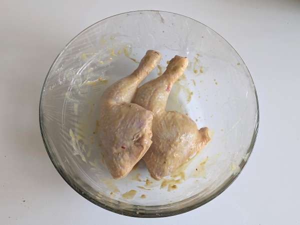 Pollo yassa, el guiso senegalés con limón y cebolla que conquista - Preparación paso 3