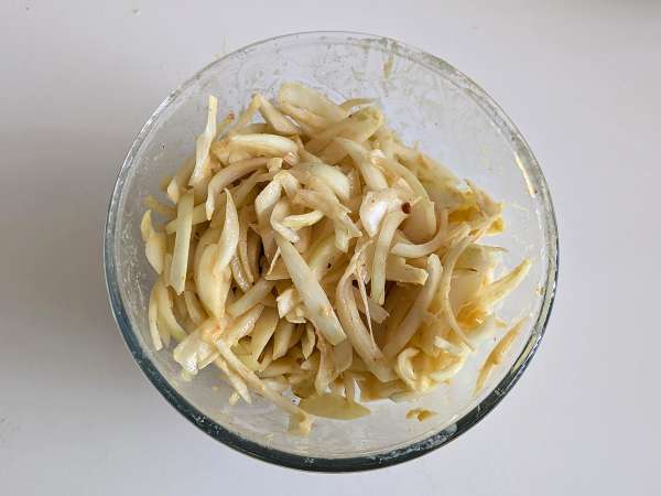 Pollo yassa, el guiso senegalés con limón y cebolla que conquista - Preparación paso 4