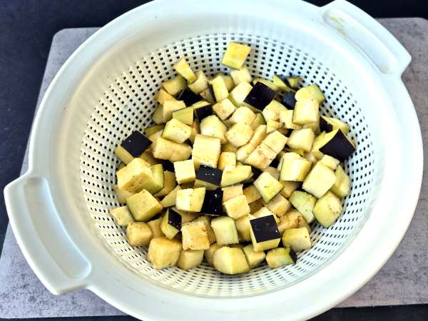 Pasta alla Norma {receta siciliana} - Preparación paso 3