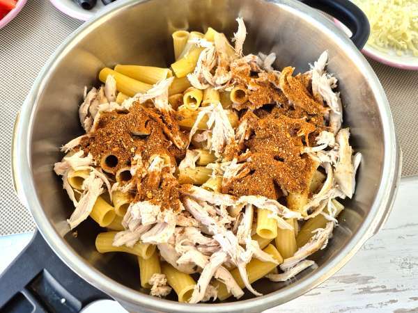 ENSALADA MEXICANA DE PASTA CON SALSA RANCHO FIESTA - Preparación paso 3