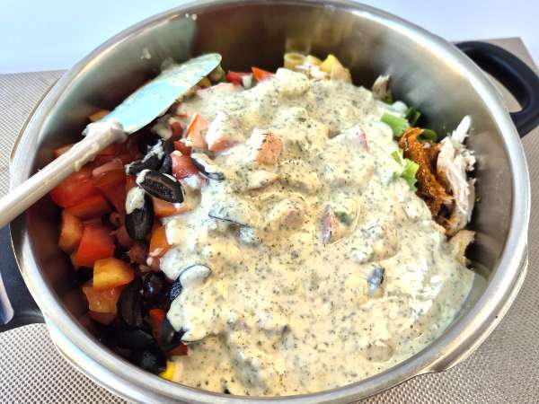 ENSALADA MEXICANA DE PASTA CON SALSA RANCHO FIESTA - Preparación paso 9