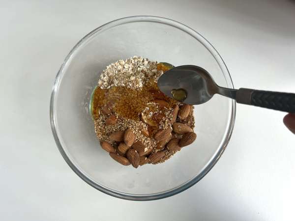 Granola exprés en freidora de aire para un desayuno crujiente - Preparación paso 2