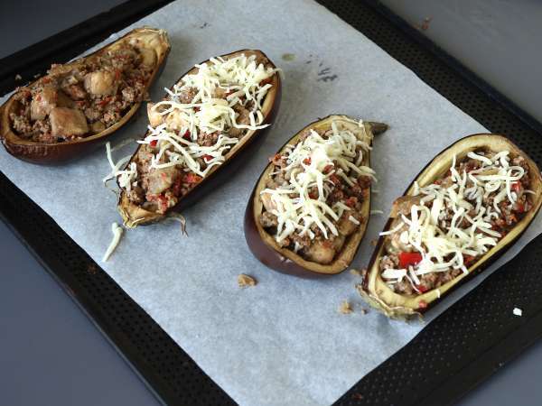 Berenjenas rellenas gratinadas con mozzarella - Preparación paso 7