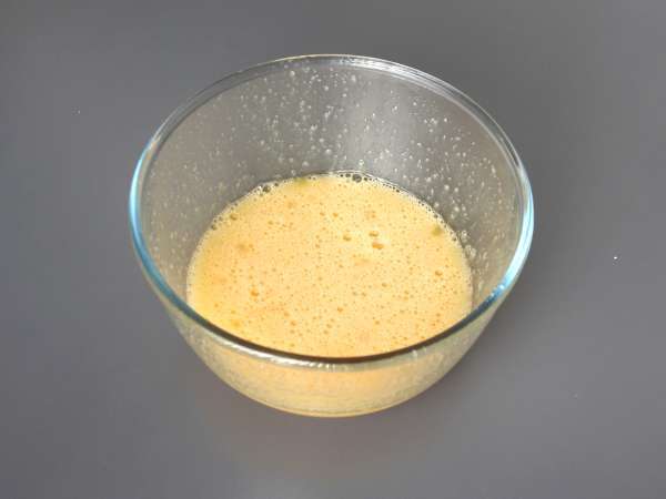 Torta de nueces sin gluten con solo 4 ingredientes: el clásico más fácil y jugoso - Preparación paso 1