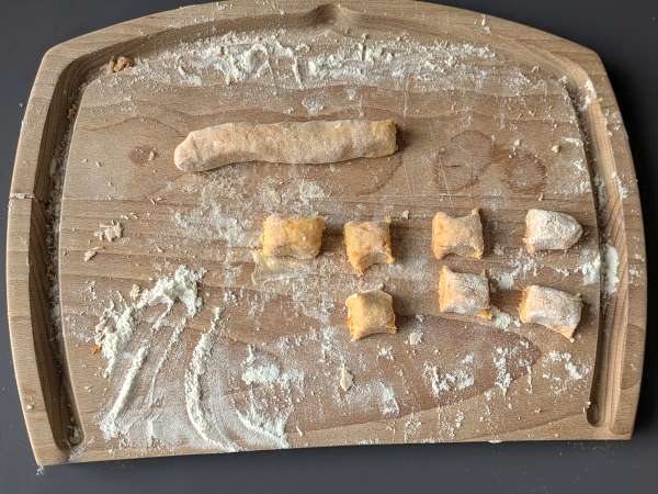 Ñoquis de calabaza caseros, suaves, delicados y perfectos para el otoño - Preparación paso 7