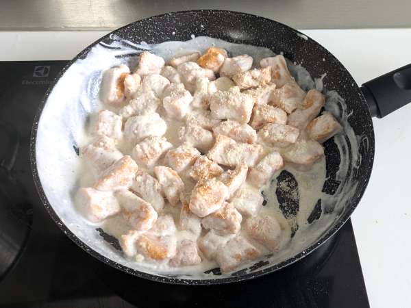 Ñoquis de calabaza con salsa cremosa de Philadelphia y nueces crujientes - Preparación paso 7