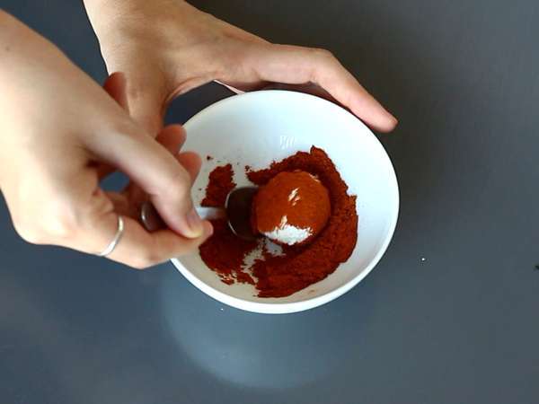 Bolitas de queso con forma de calabaza: el aperitivo más fácil y bonito para Halloween - Preparación paso 3