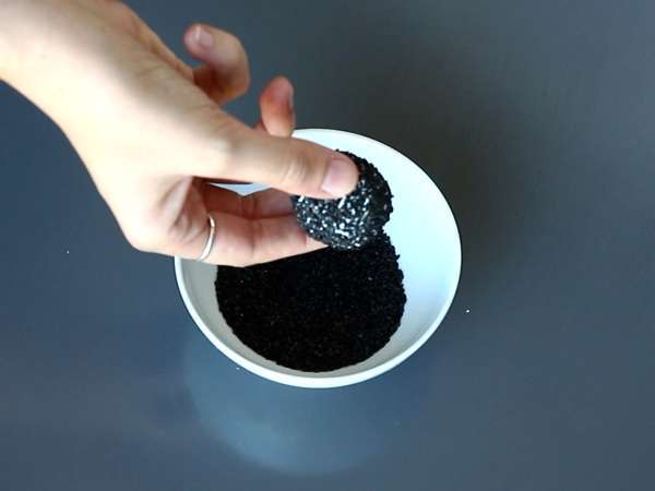 Bolitas de queso con forma de calabaza: el aperitivo más fácil y bonito para Halloween - Preparación paso 4