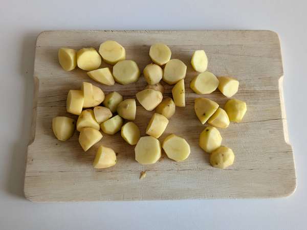 Patatas cacio e pepe al horno cremosas: ¡la guarnición fácil que vuelve loco a todo el mundo! - Preparación paso 1