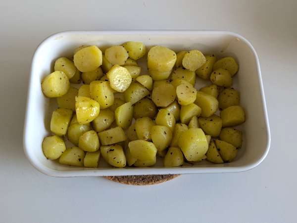 Patatas cacio e pepe al horno cremosas: ¡la guarnición fácil que vuelve loco a todo el mundo! - Preparación paso 5