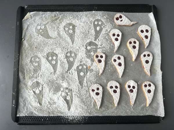 Galletas fantasma: la receta más fácil y divertida de Halloween para hacer con niños - Preparación paso 6