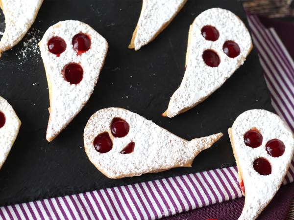 Galletas fantasma: la receta más fácil y divertida de Halloween para hacer con niños - Preparación paso 7