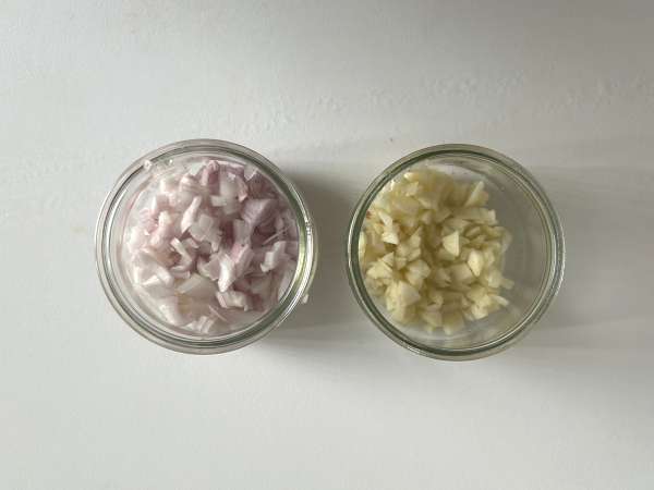 Salteado de champiñones con ajo y perejil: la guarnición rápida y sabrosa que va bien con todo - Preparación paso 2