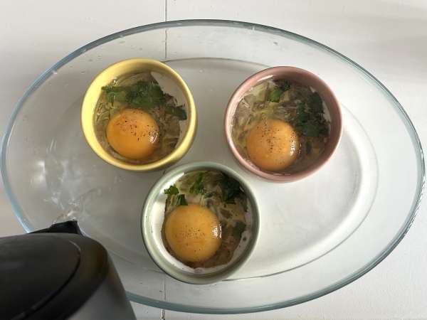 Huevos cremosos al horno con champiñones: una receta rápida y reconfortante - Preparación paso 9