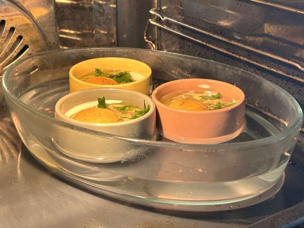 Huevos cremosos al horno con champiñones: una receta rápida y reconfortante - Preparación paso 10