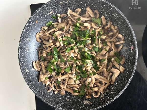 Gratinado de patatas con champiñones - Preparación paso 6