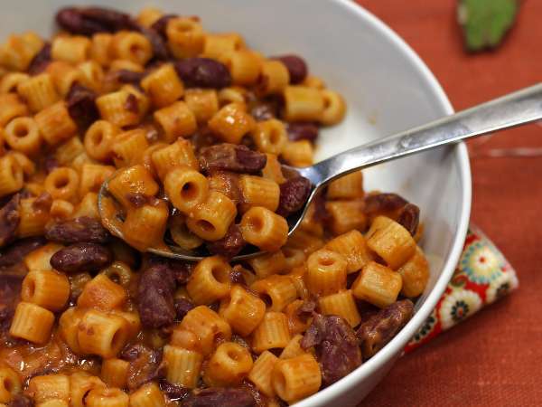 Sopa de alubias con pasta: la versión cremosa del clásico italiano pasta e fagioli - Preparación paso 6