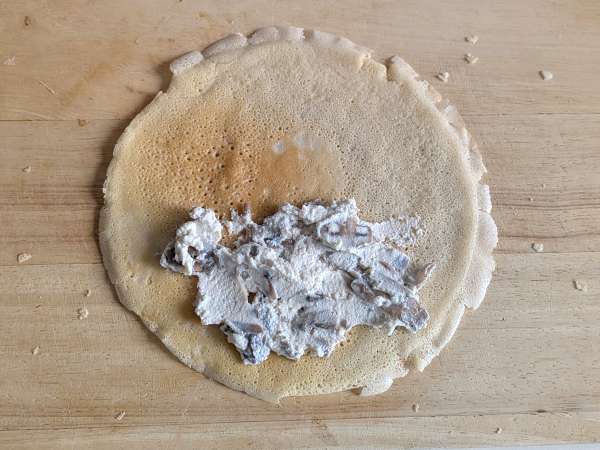 Crepes saladas con ricotta y champiñones - Preparación paso 8