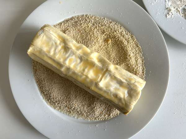Rulo de queso de cabra empanado en freidora de aire, una idea sencilla con muy buen resultado - Preparación paso 4